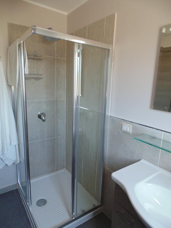 Attico Del Sole Bed and Breakfast Rometta Marea Habitación foto